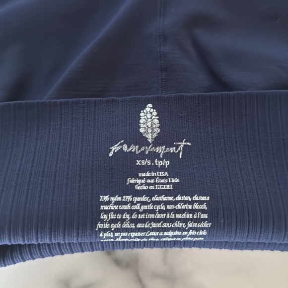 Free People Good Karma Biker Short Stretch Compression Navy NWOT Mid length XS/S - Picture 8 of 8